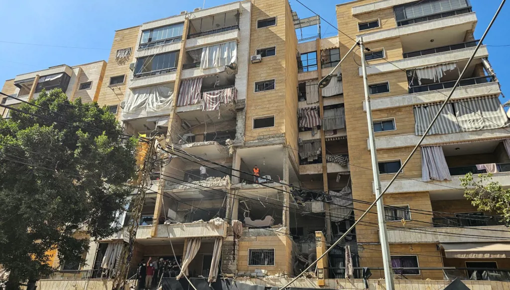 مسؤول إسرائيلي: سنقصف الضاحية “بحال الضرورة” ولم نُهاجم منصات إطلاق الصواريخ الباليستية في إيران