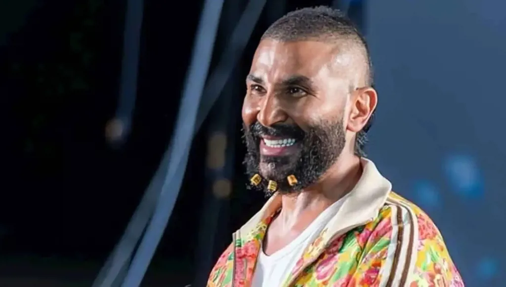 أحمد سعد يفجر مفاجآت حول حقيقة طلاقه وانتقادات “ضفيرة الذقن”