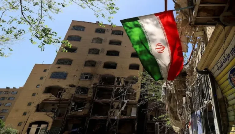 جولة جديدة من الضربات الأميركية ضد إيران… والحرس الثوري يهدد برد فوري