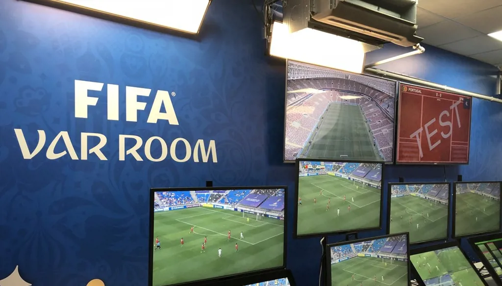 طاقم حكام افتتاح كأس العالم 2026 بين المكسيك وجنوب أفريقيا