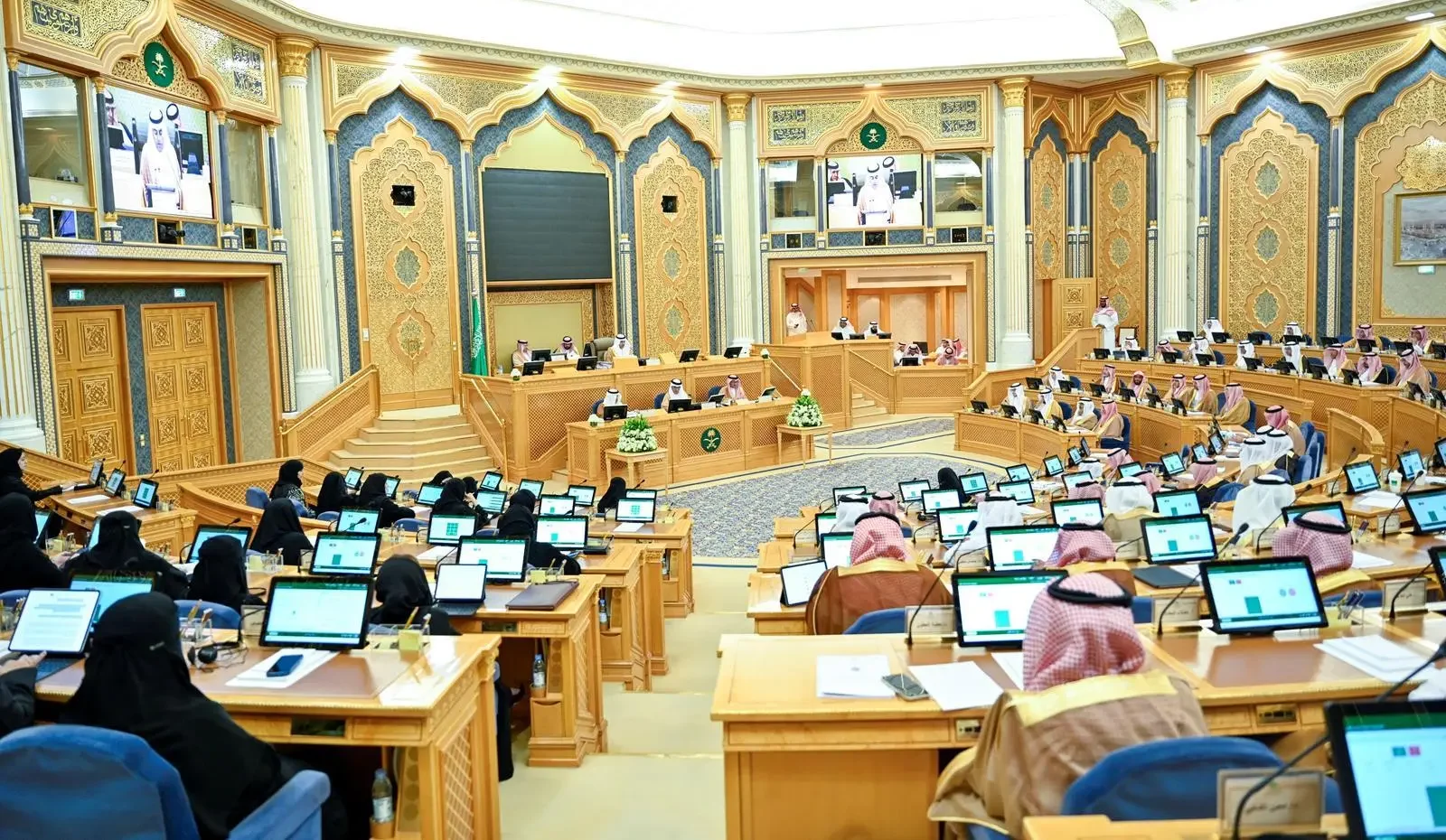 جلسة الشورى.. مناقشة تقارير 10 جهات حكومية وتوصيات لتعزيز الأداء المؤسسي للاعتماد للموقع