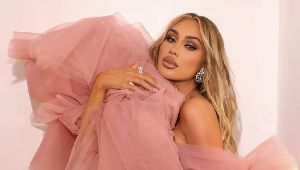 Maya Diab dazzles in Turkey with an innovative pinnk dress by Jean-Louis Sabaji