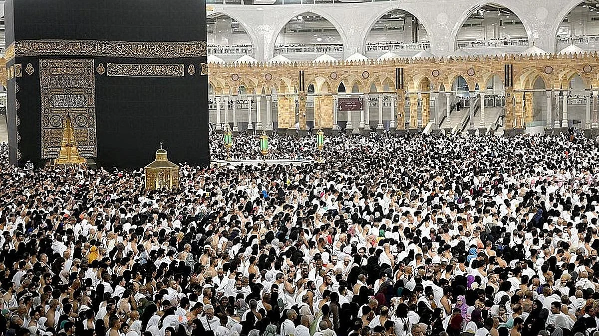 Flowers, Sweets, Hugs: How Hajj Pilgrims Were Welcomed Back At Zayed Airport