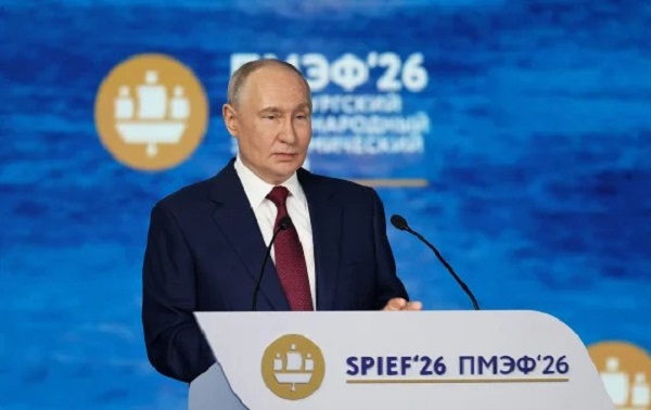 Putin Rejects Zelenskyy Meeting as Ukraine War Overshadows Russia’s Economic Showcase