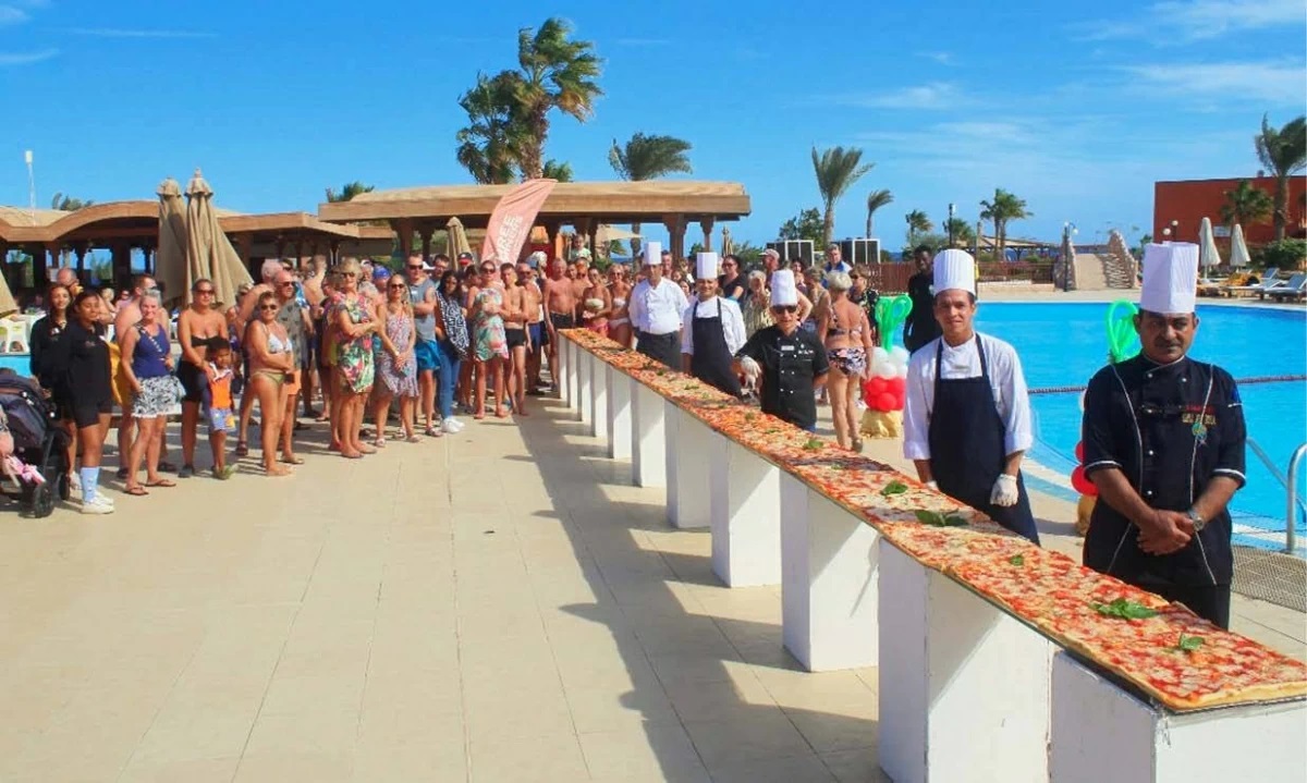 Red Sea resorts lure in tourists with pizza festivals