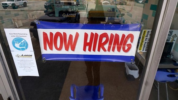 U.S. Job Growth Beats Expectations as Inflation Pressures Cloud Economic Outlook