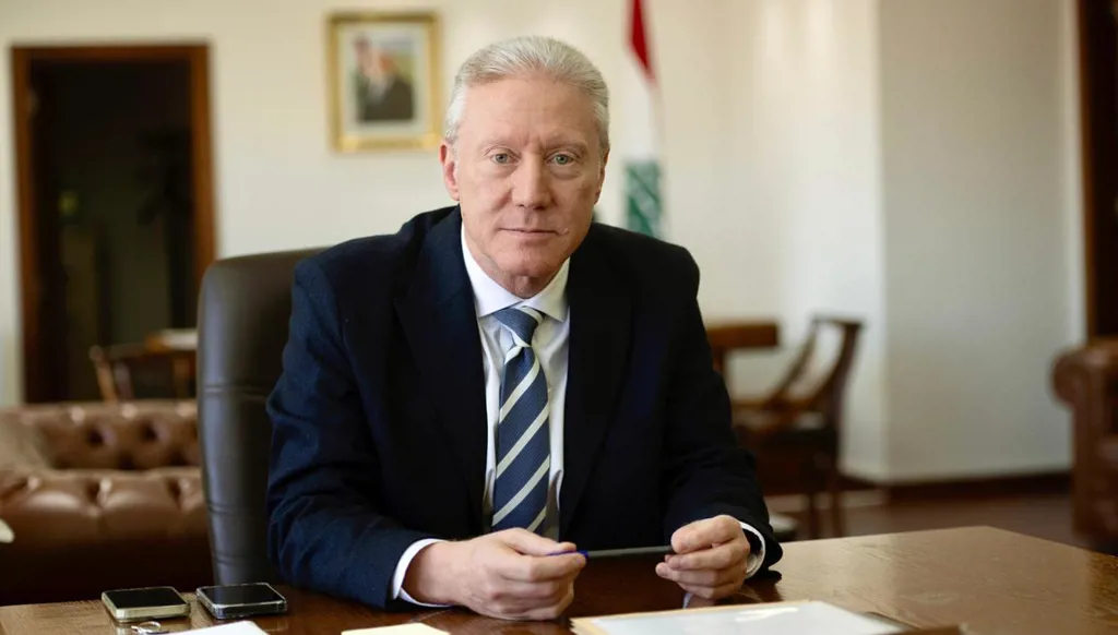 يوسف رجي: “حزب الله” ذراع إيرانية غير شرعية… وسلاح المفاوضات أجدى من الحرب