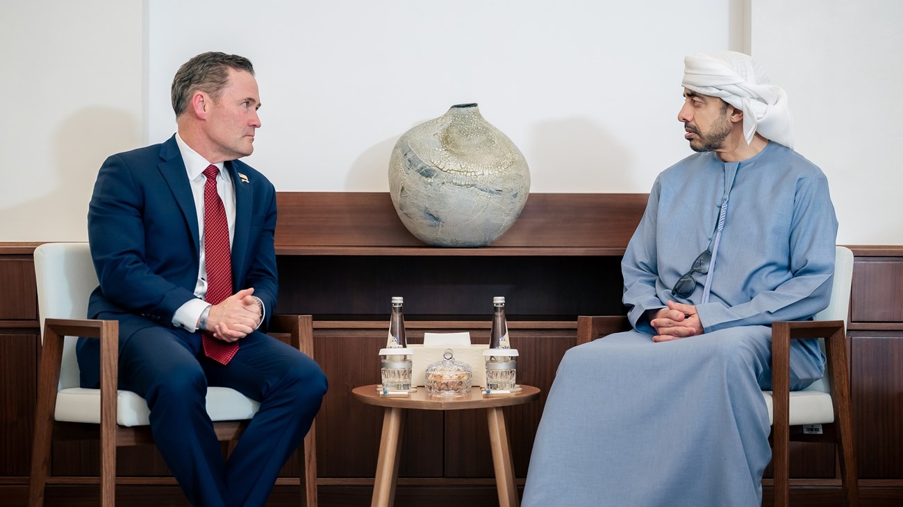 عبدالله بن زايد يستقبل مندوب الولايات المتحدة الأميركية لدى الأمم المتحدة