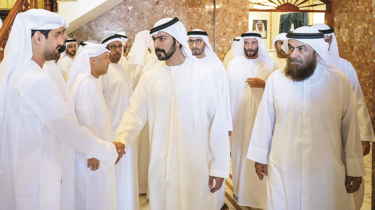 خليفة بن طحنون يعزي في وفاة فاطمة هلال المزروعي