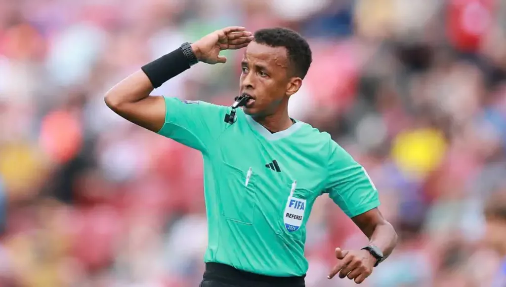 من هو الحكم الصومالي عمر عرتن المستبعد من كأس العالم 2026؟