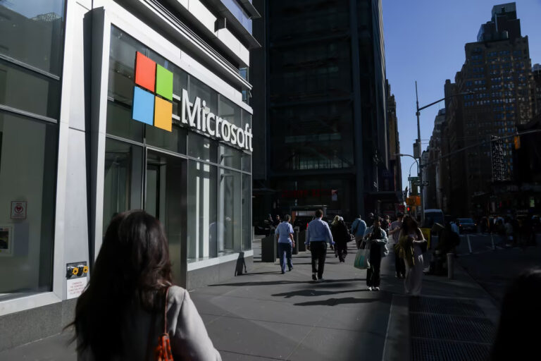People are flooding AI chatbots with health questions. Microsoft is teaming up with Mayo Clinic to help
