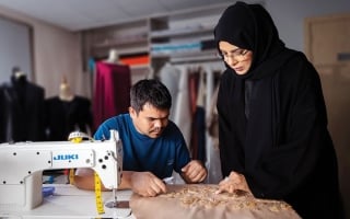 موزة الجنيبي: 7 عوامل تعيق نجاح مشروعات محلية في عالم الأزياء