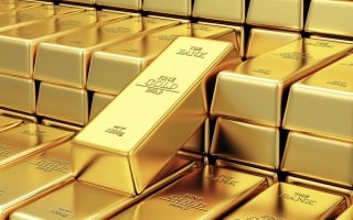 الذهب يتراجع مع تعزيز بيانات الوظائف الأميركية القوية للتوقعات برفع أسعار الفائدة