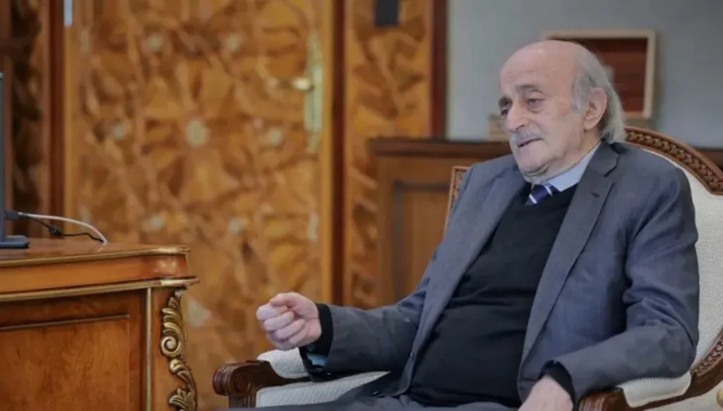 “حزازير” جنبلاط على “إكس”… رسائل مشفّرة أو قراءة مختلفة للسياسة؟