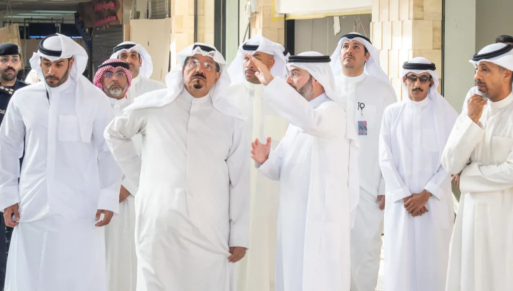 الكويت… وزير الداخلية يتفقّد المطار بعد الهجوم الإيراني (صور وفيديو)