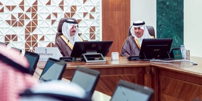 أمير المنطقة الشرقية دشّن 6 مشروعات للطرق بـ«406» ملايين ريال.. ويشهد توقيع حزمة من الاتفاقيات بقيمة 3 مليارات ريال