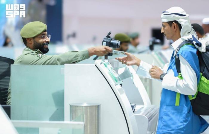 جوازات ميناء جدة تنهي إجراءات مغادرة أولى رحلات ضيوف الرحمن