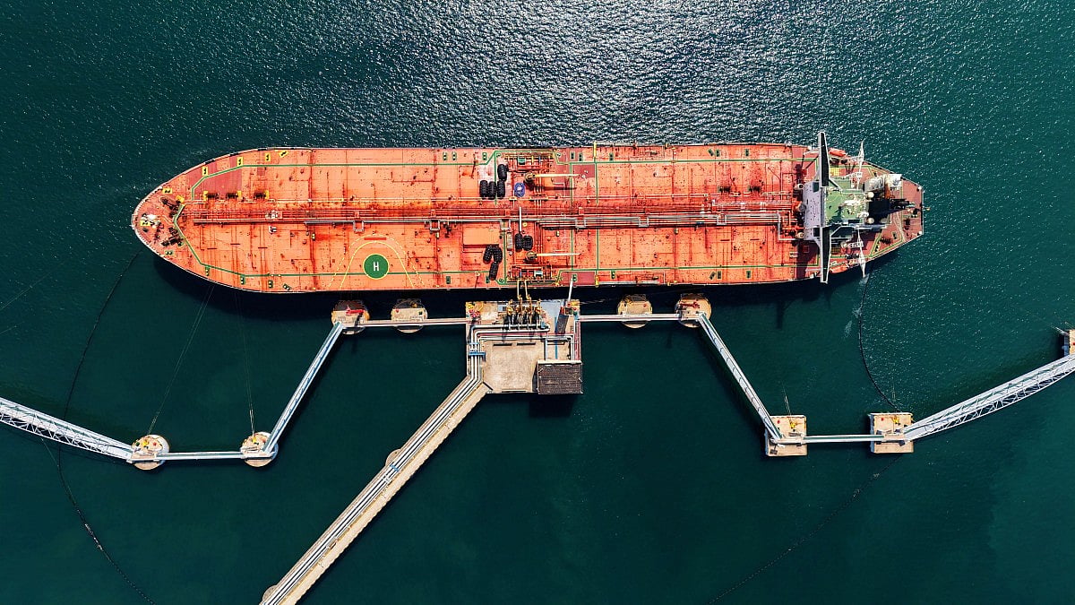 Oil holds near $92: ‘Ghost’ tankers ease nerves amid rising US-Iran military clashes