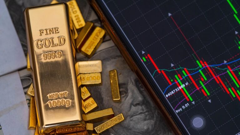 Gold set for weekly decline as US-Iran peace efforts lose momentum