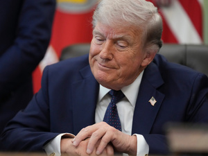 Trump says he wants to separate Lebanon, Iran talks