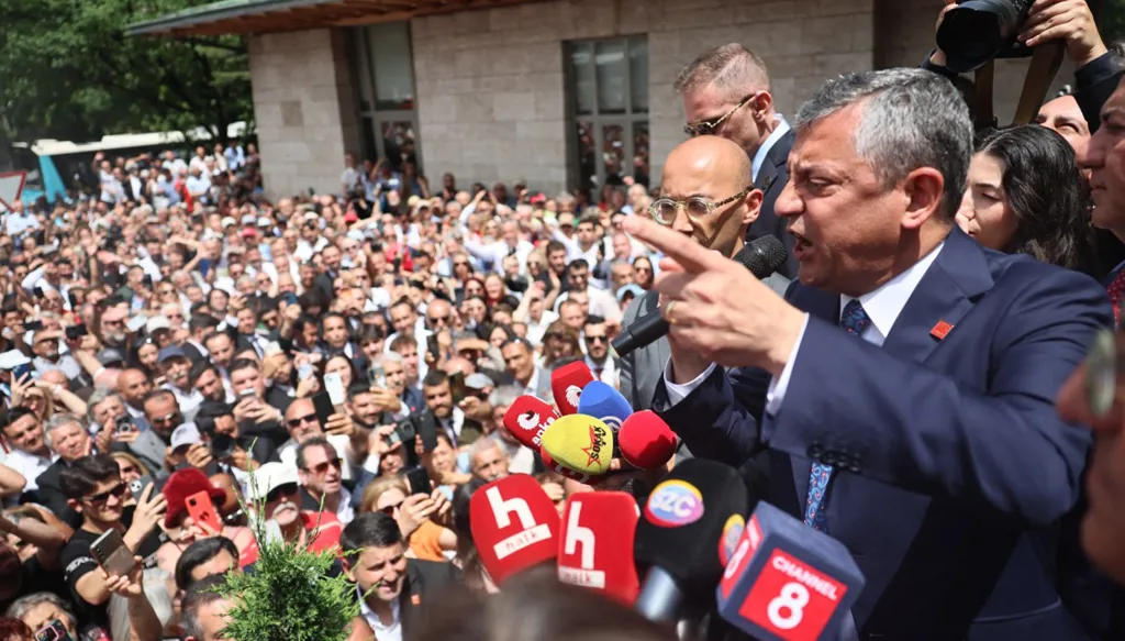 في تركيا… زعيمان واجتماعان لحزب المعارضة